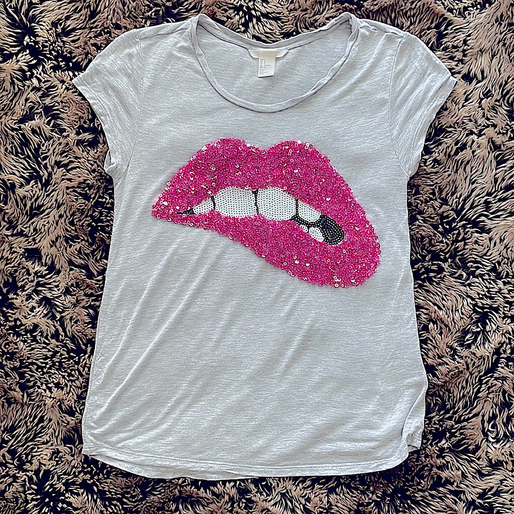 Sequin Lips Tee